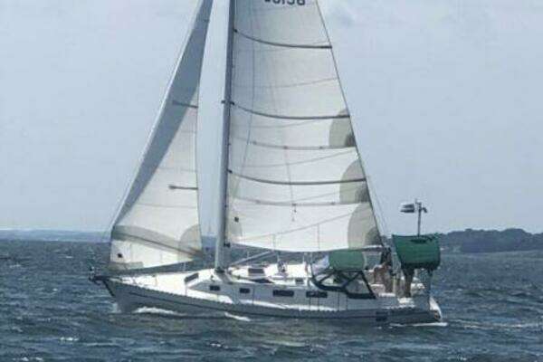 1998 Freedom F35 - Image 1