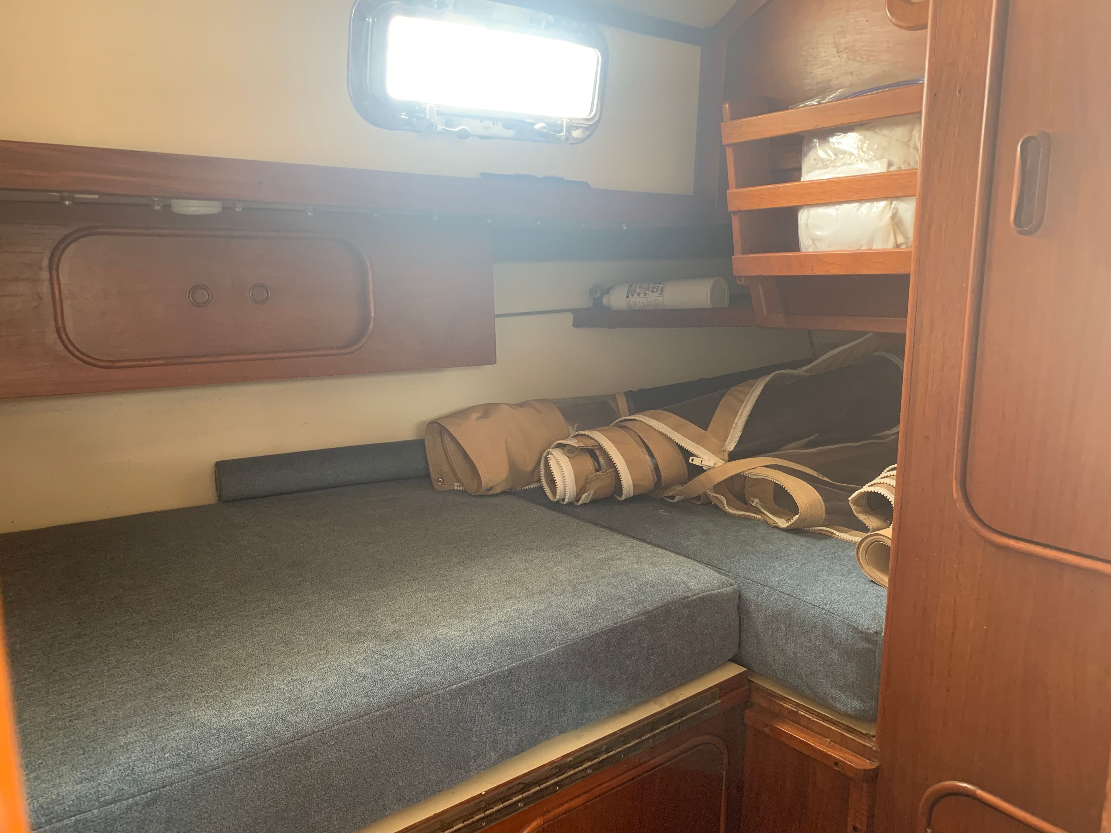 1981 Irwin 40 Citation - 11