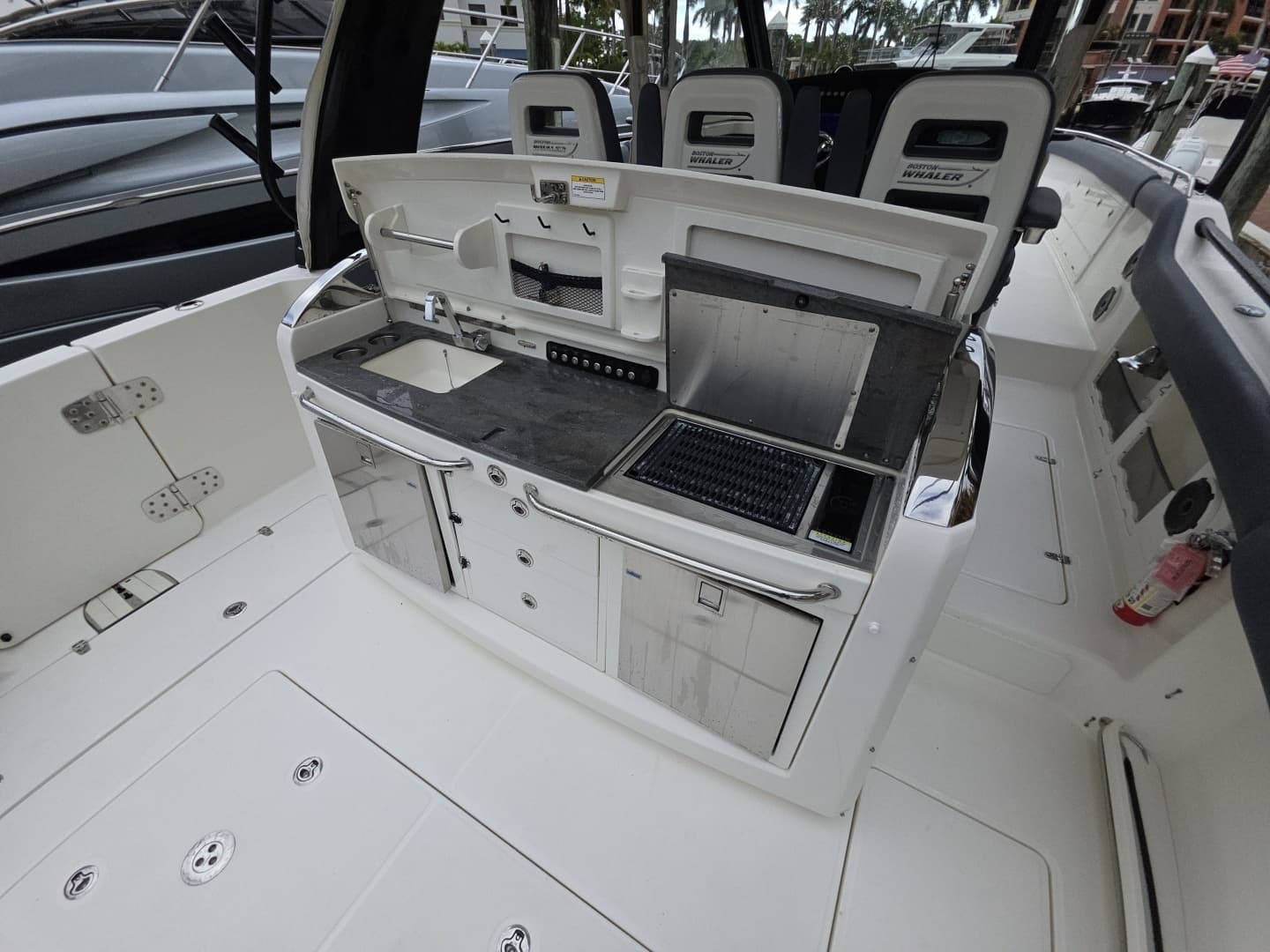 2021 Boston Whaler 420 Outrage - Image 65