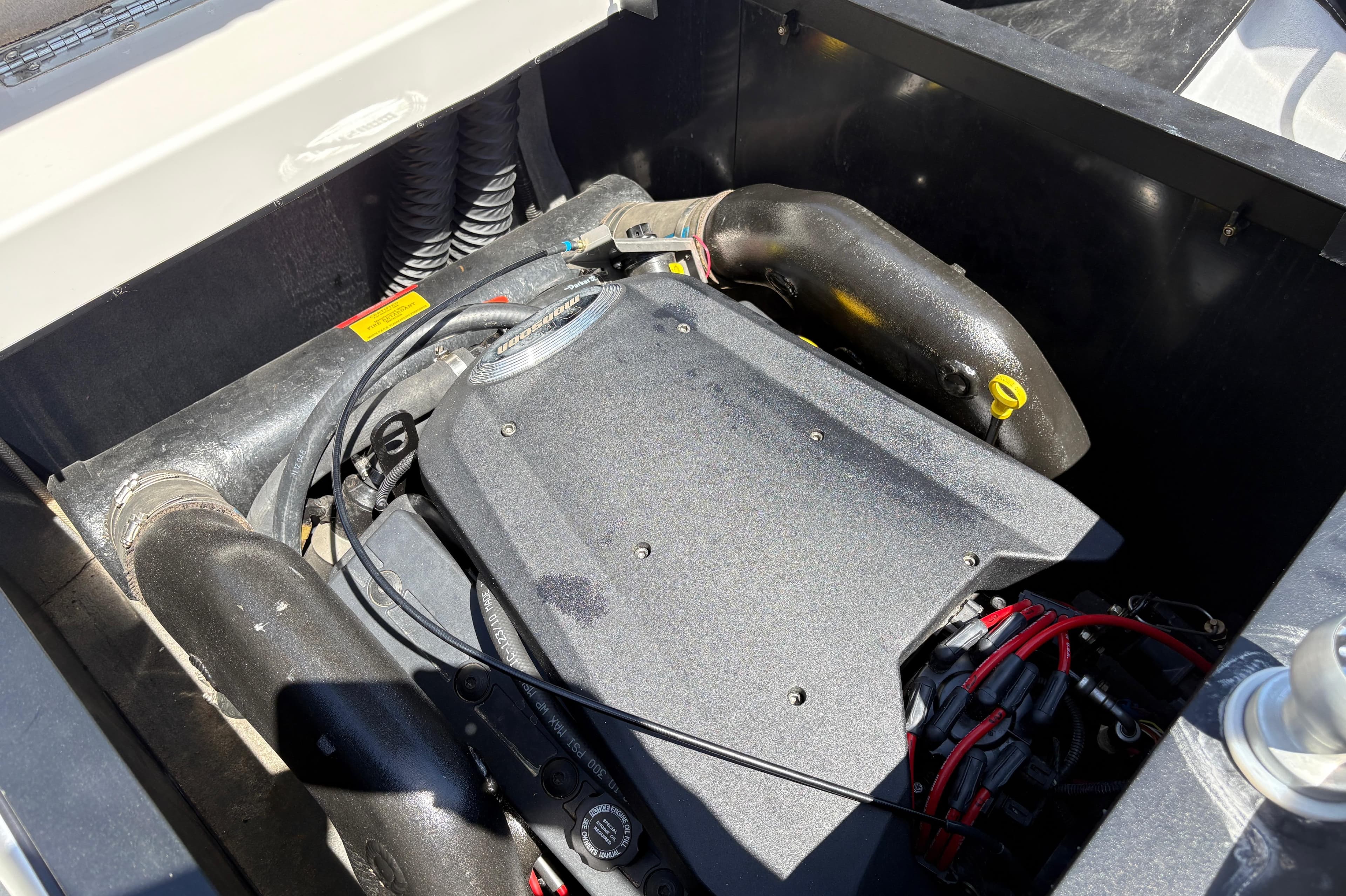 2005 Malibu Sunscape 21 LSV engine compartment, showcasing detailed components and wiring.