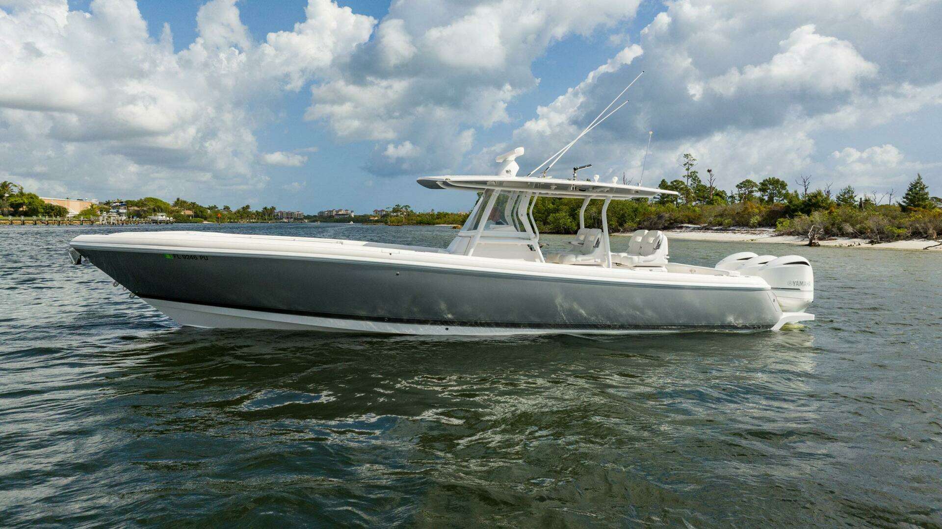 2015 Intrepid 375 CC - Image 2