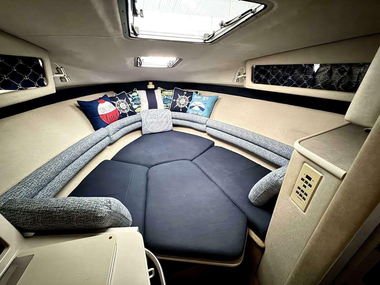 1994 Chaparral Signature 27 Cabin Cruiser - Image 51