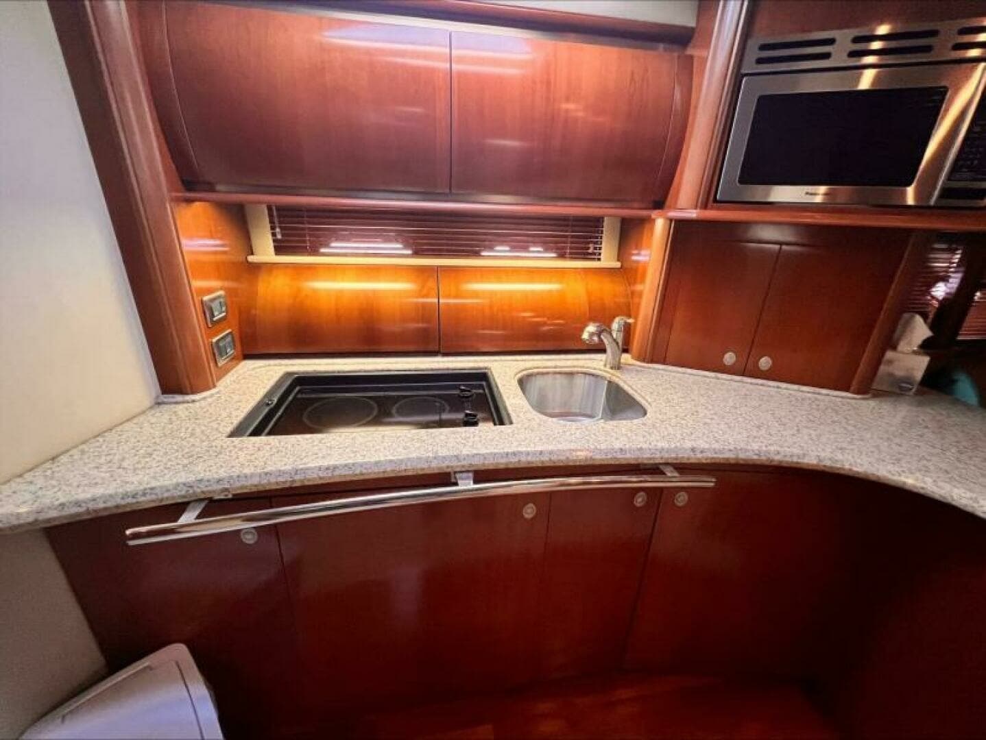 2005 Sea Ray 500 Sundancer - Image 23