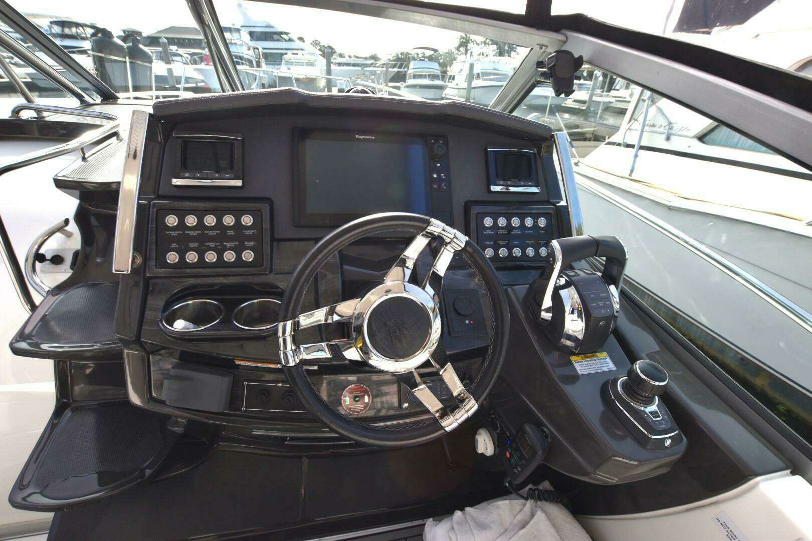 2017 Monterey 355 Sport Yacht - Image 8