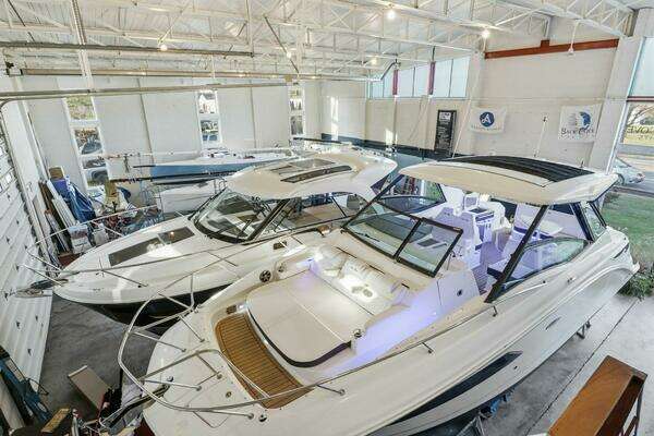2019 Sea Ray 320