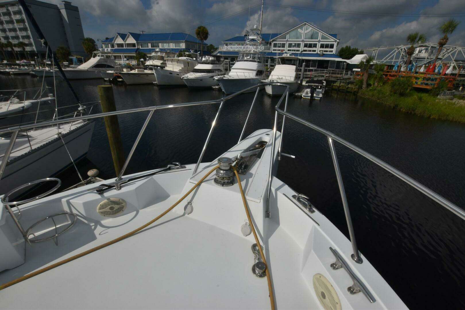 1998 Hatteras 74 Sportdeck - Image 4