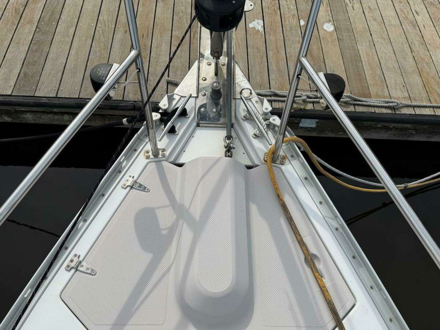 2011 Catalina 355 - Image 6