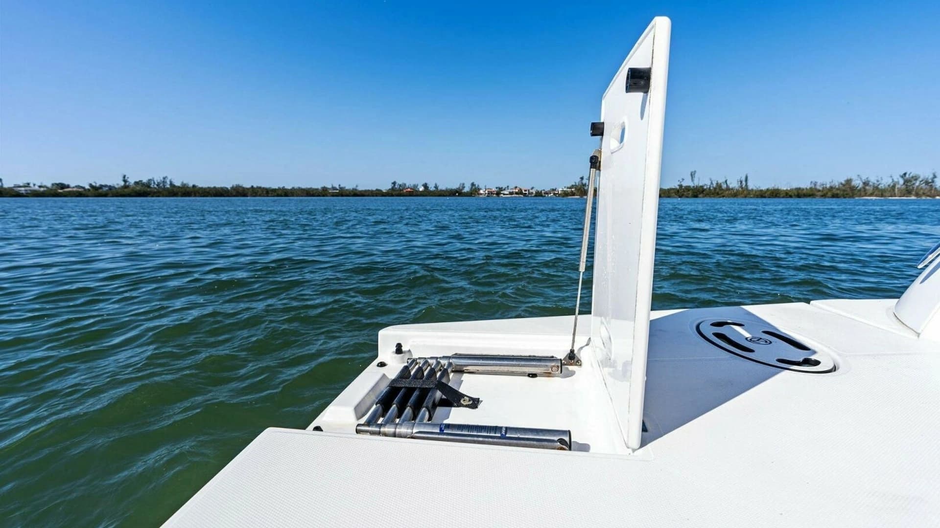 2019 Cruisers Yachts 45 Cantius - Image 23