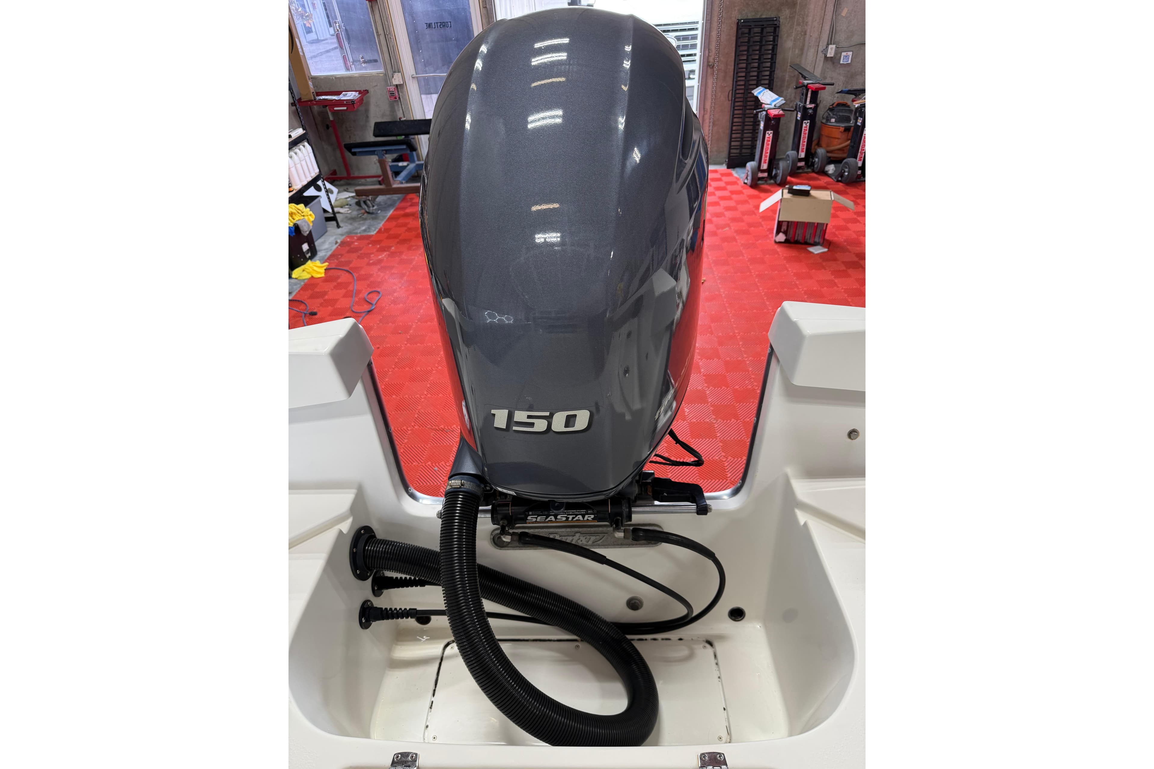 Outboard motor on 2018 Parker 2100 SE boat, featuring a 150 horsepower engine.