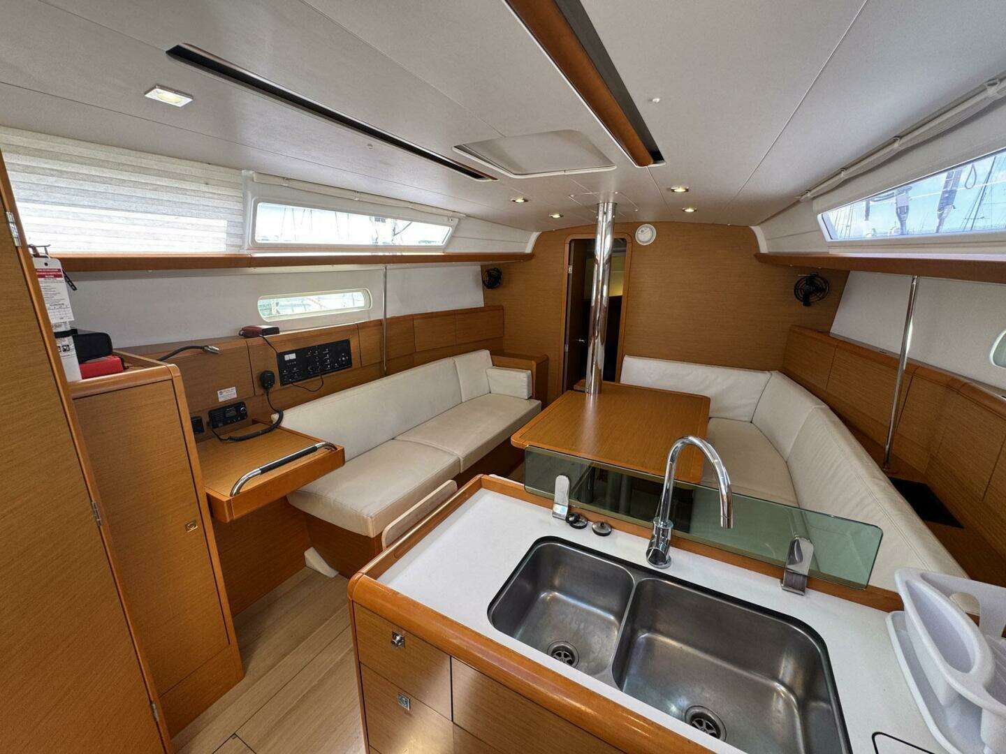 2018 Jeanneau Sun Odyssey 389 - Image 39
