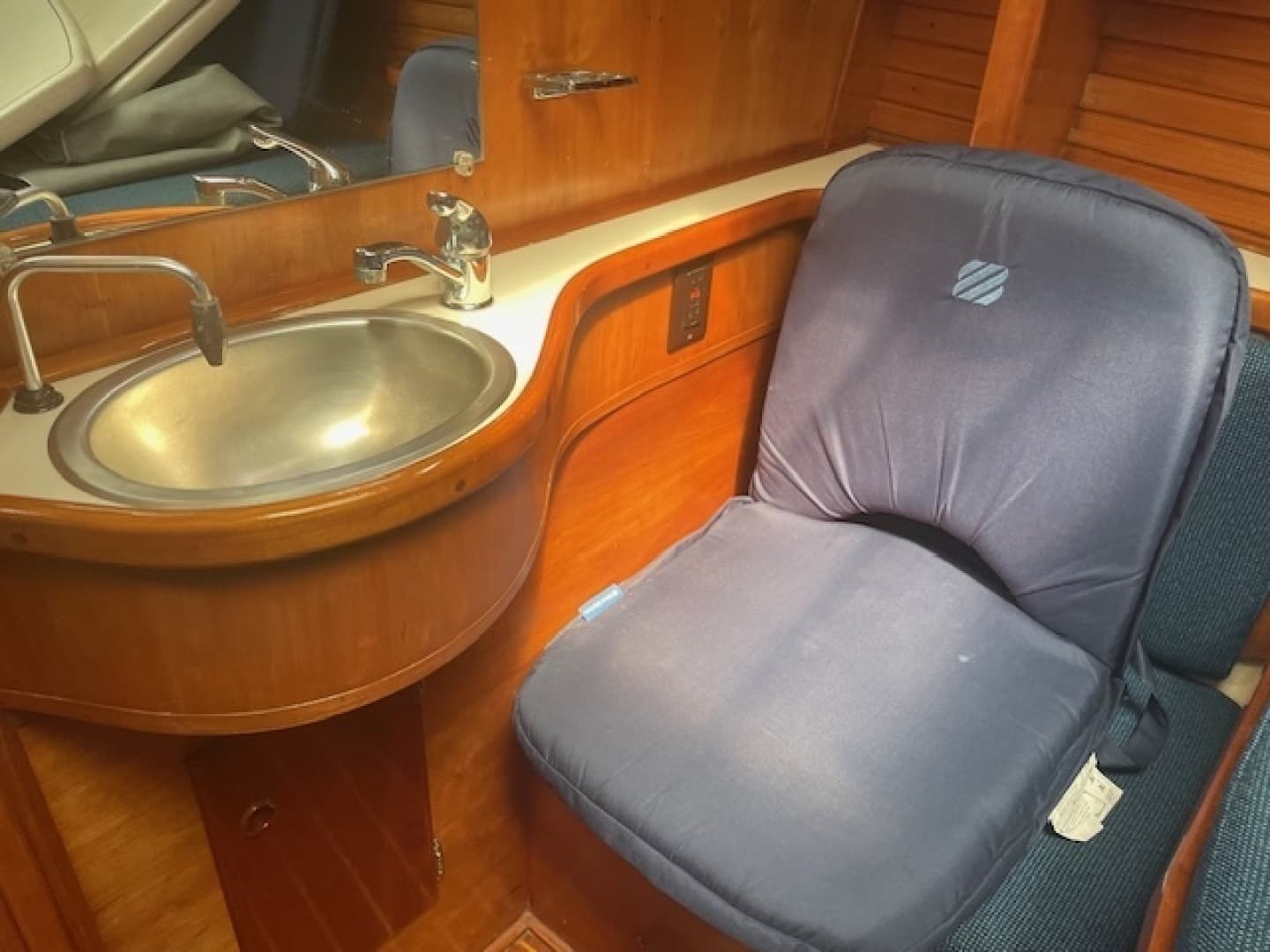 1993 Sabre 38 MK II - Image 10