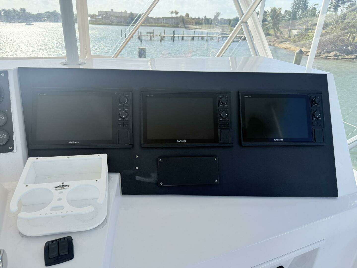 1992 Viking 50 Convertible - Image 16