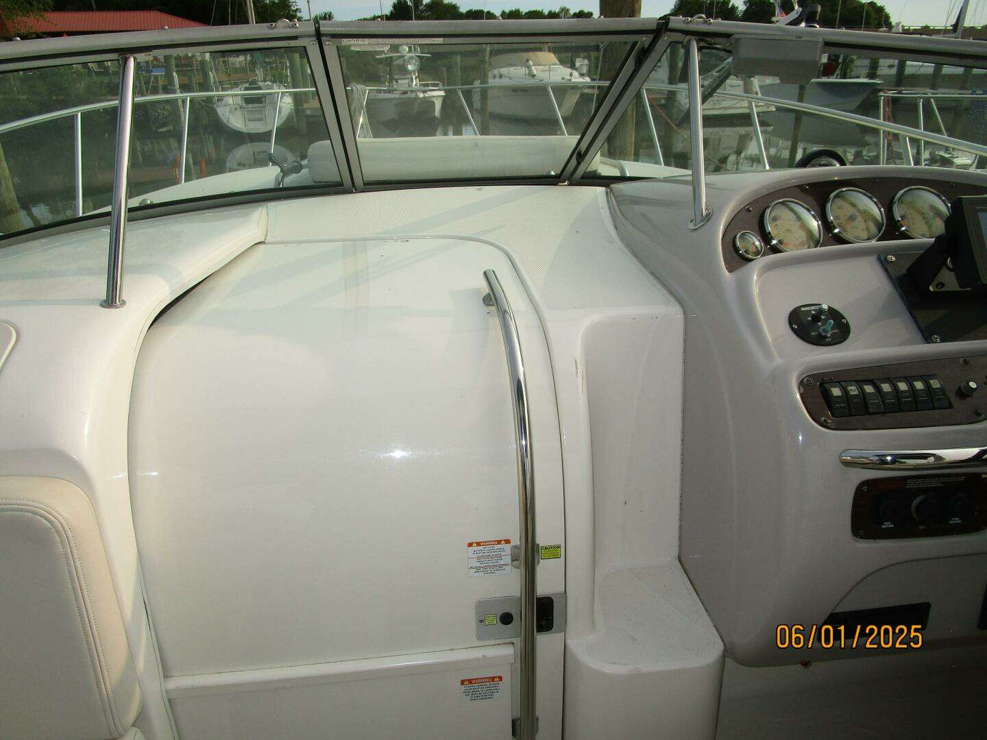 2006 Chaparral Signature 290 - Image 10