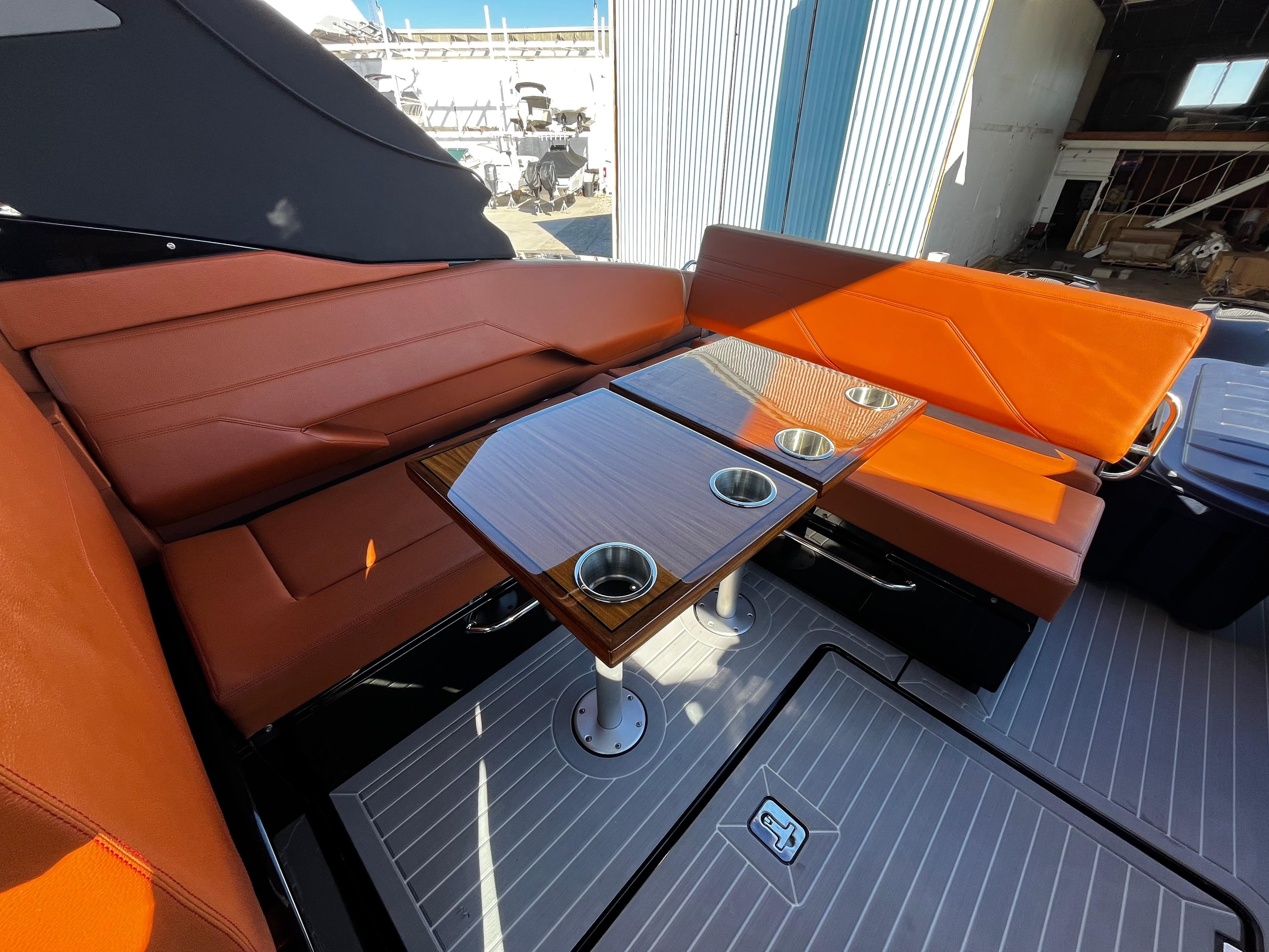 2022 Cruisers Yachts 34 GLS - 52