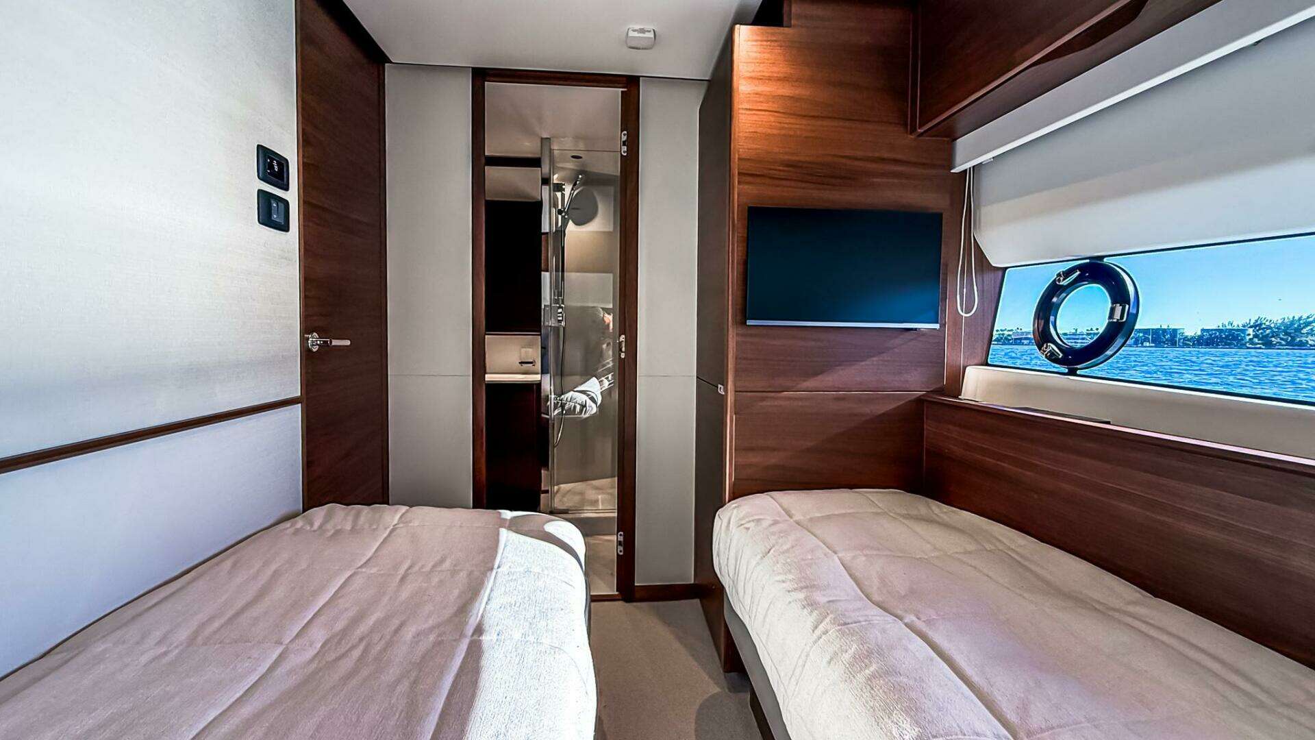 2026 Princess S65 Sportbridge - Image 70