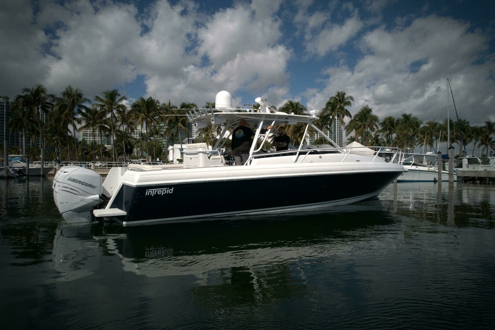 2002 Intrepid 377 Walkaround Cuddy - Image 12