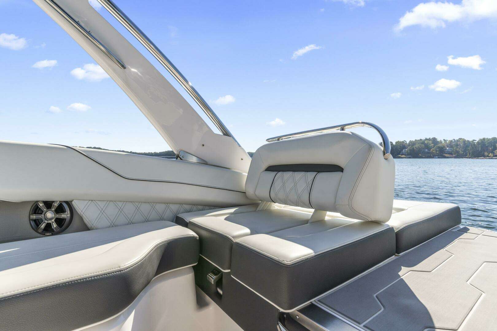 2021 Regal LS6 - Image 25