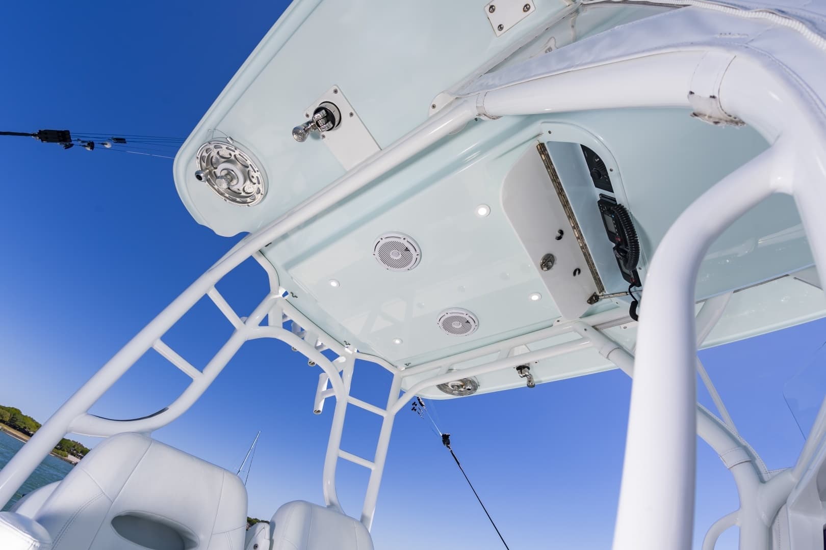 2015 Yellowfin 36 Offshore - Image 16