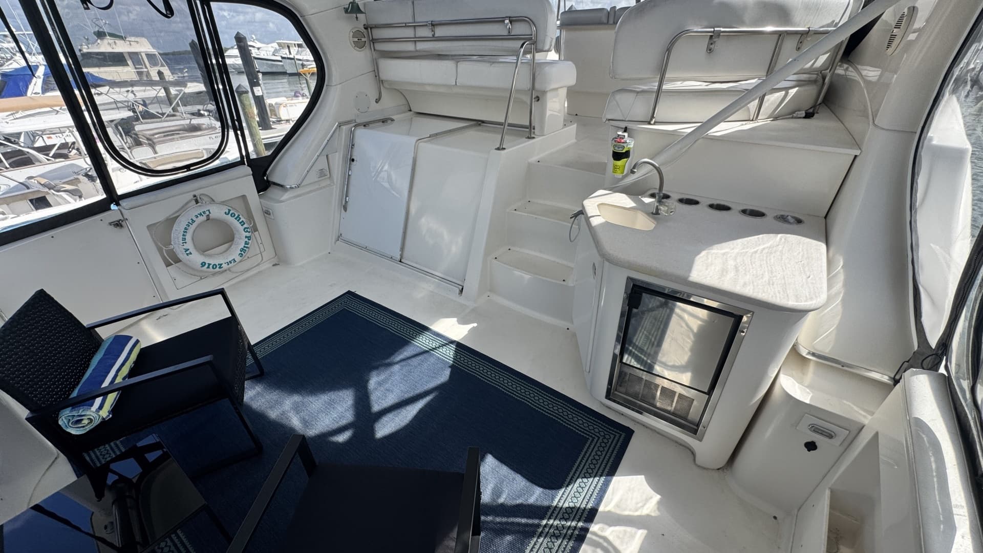 2003 Silverton 43 Motor Yacht - Image 11