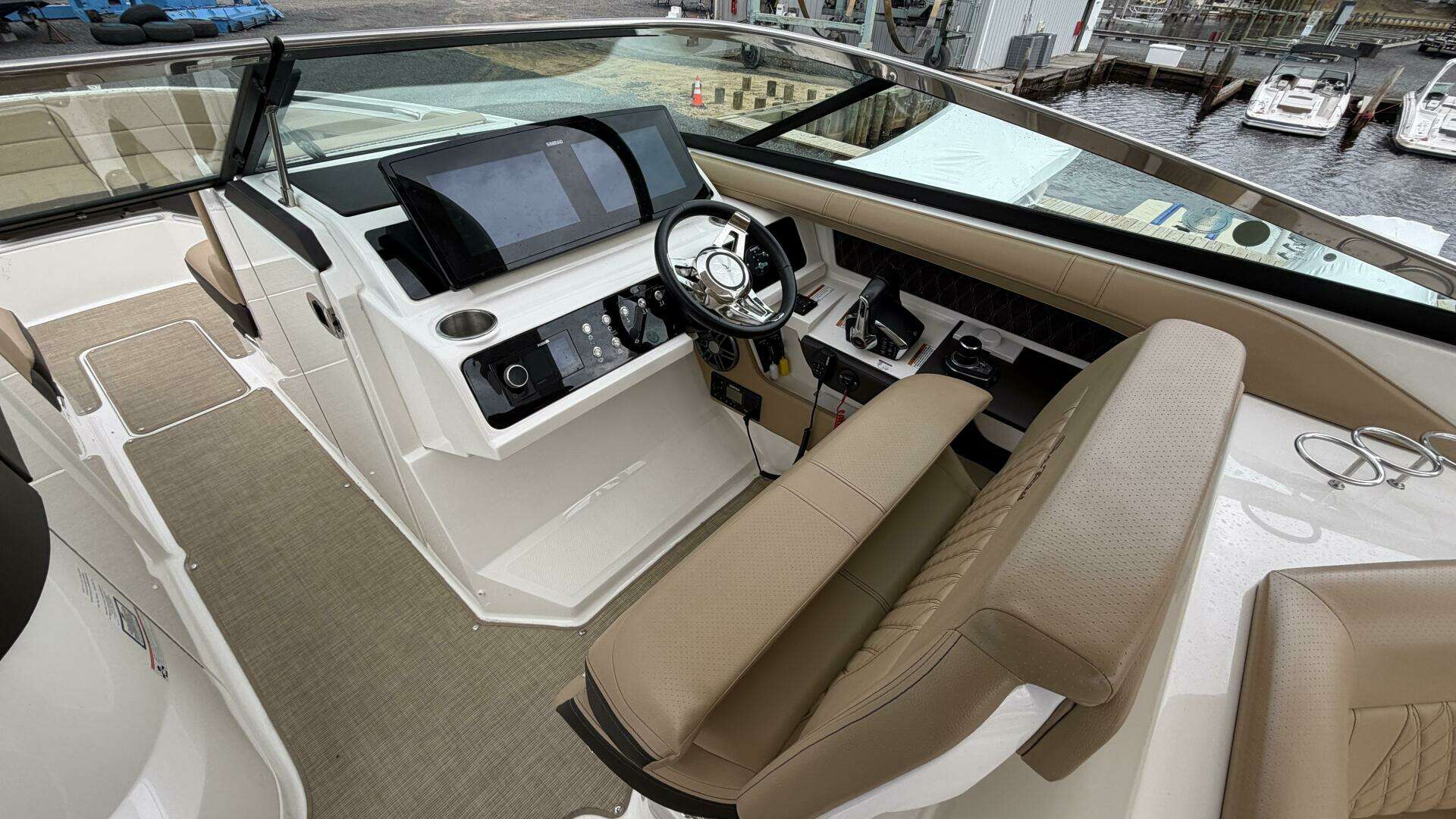 2023 Sea Ray SLX 310 OB - Image 33