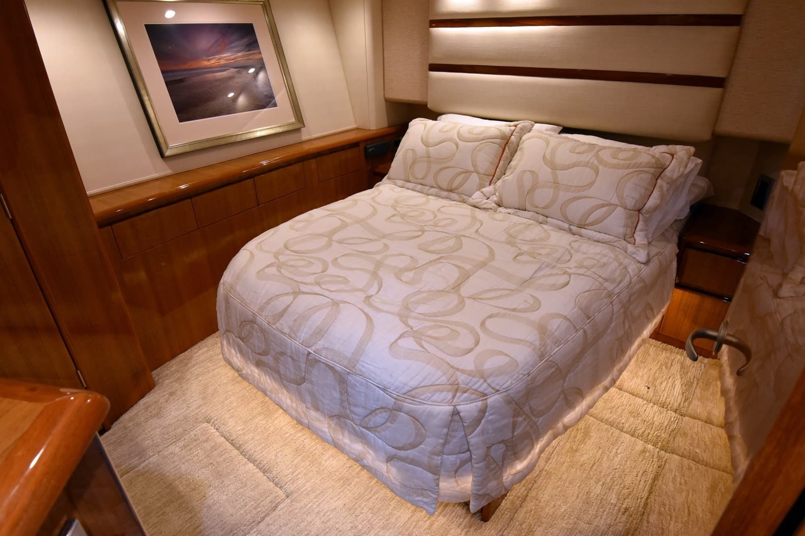 2016 Viking 55 Convertible - Image 14