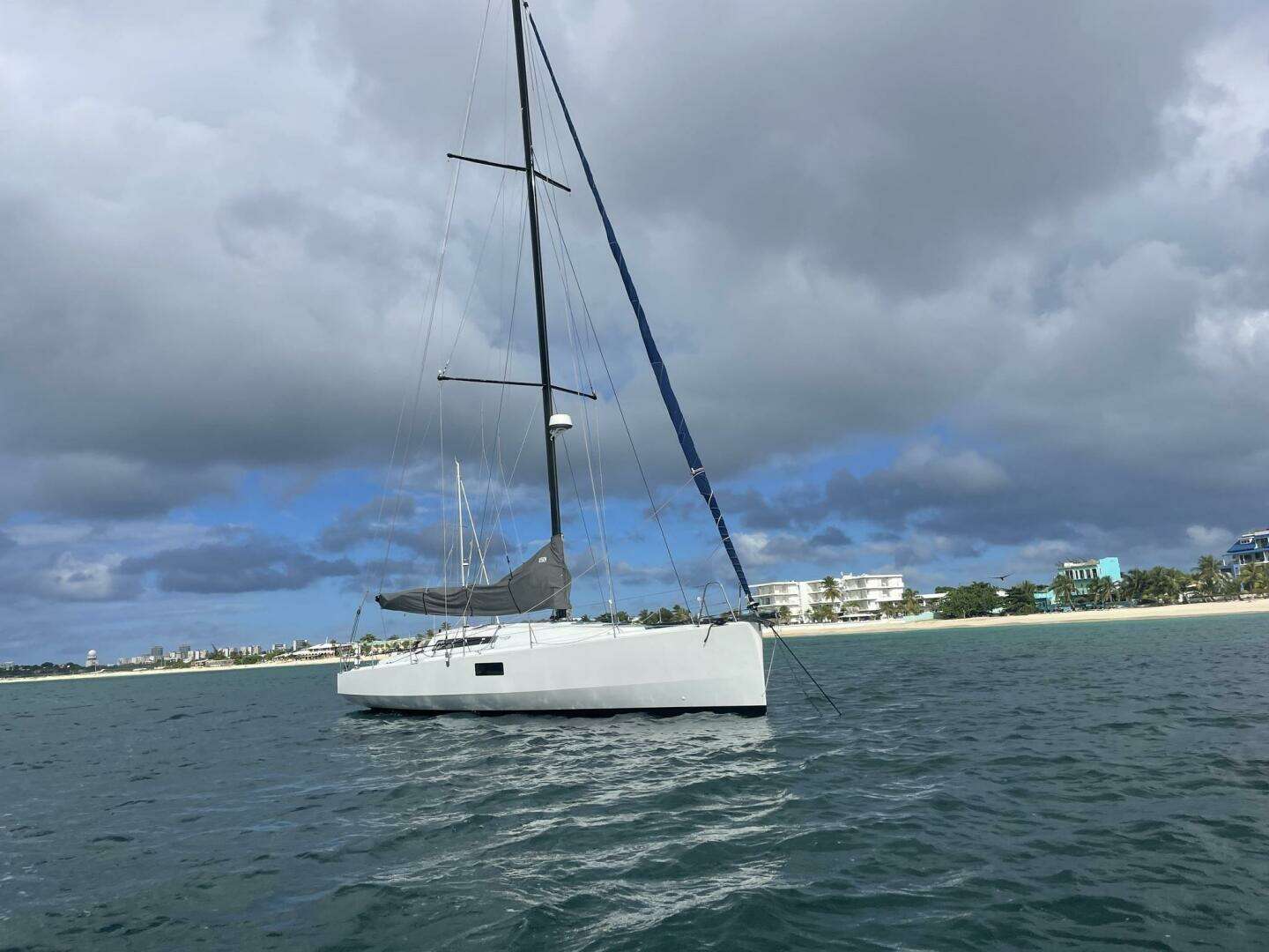 2012 Pogo 12.50 - Image 5
