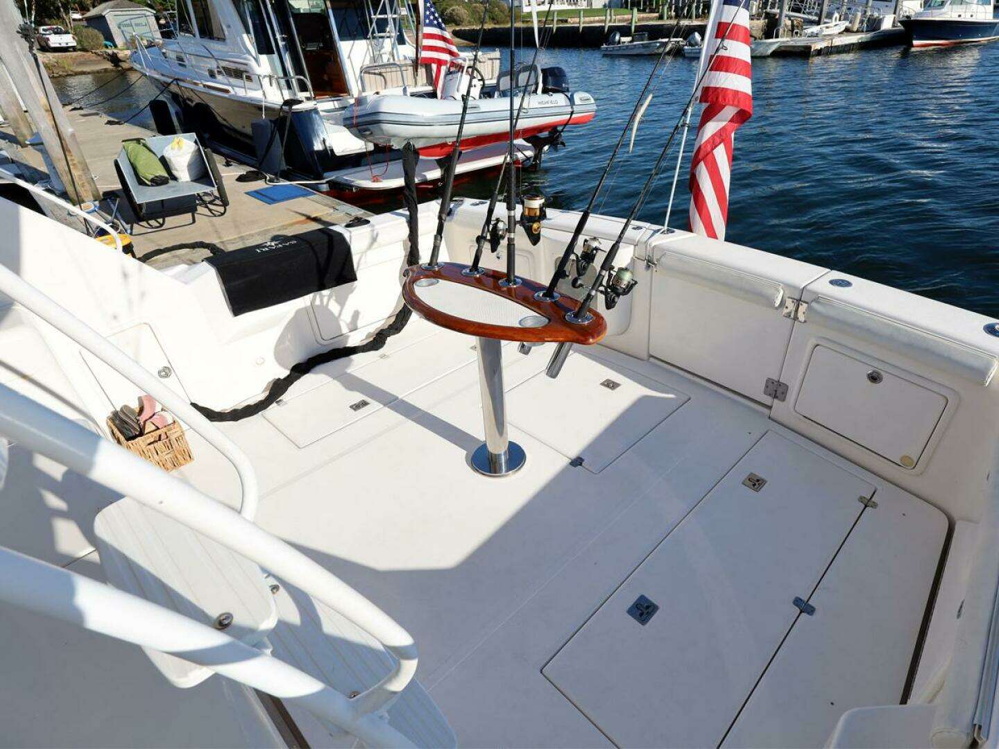 2004 Riviera 40 Sportfish - Image 21
