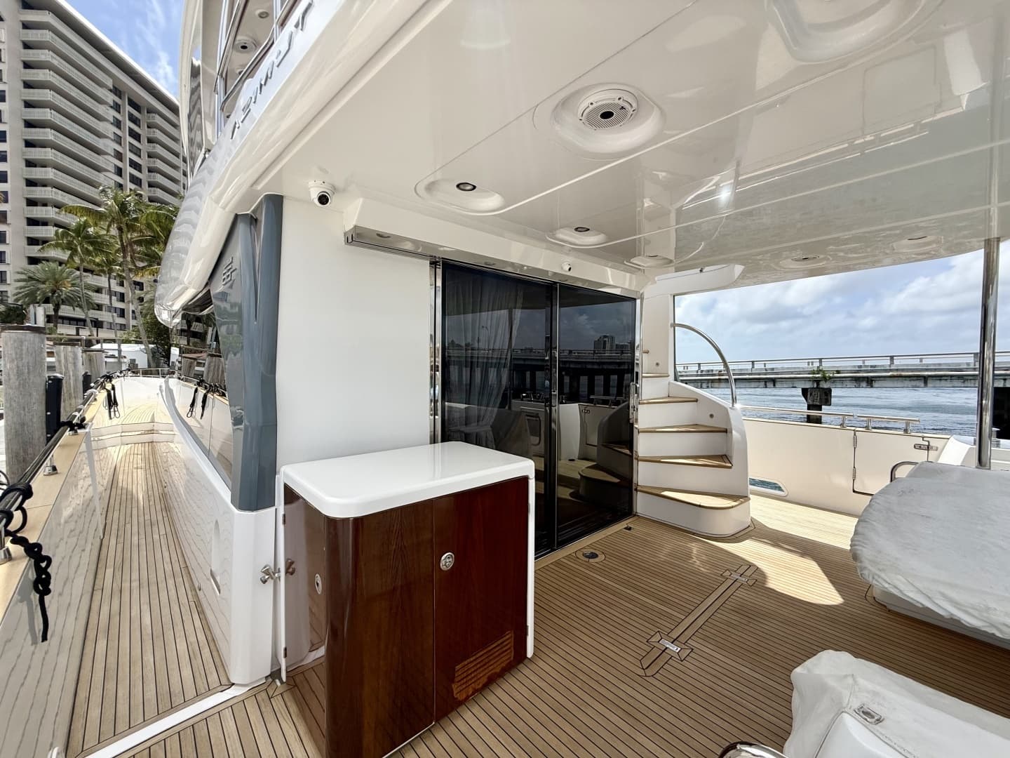 2020 Azimut Magellano 66 - Image 6