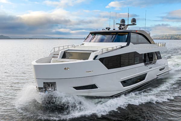 2023 Ocean Alexander 27R - Image 1