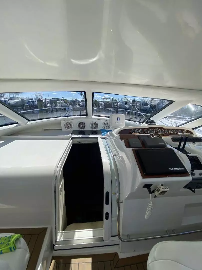 2000 Carver Trojan 440 Express - Image 20