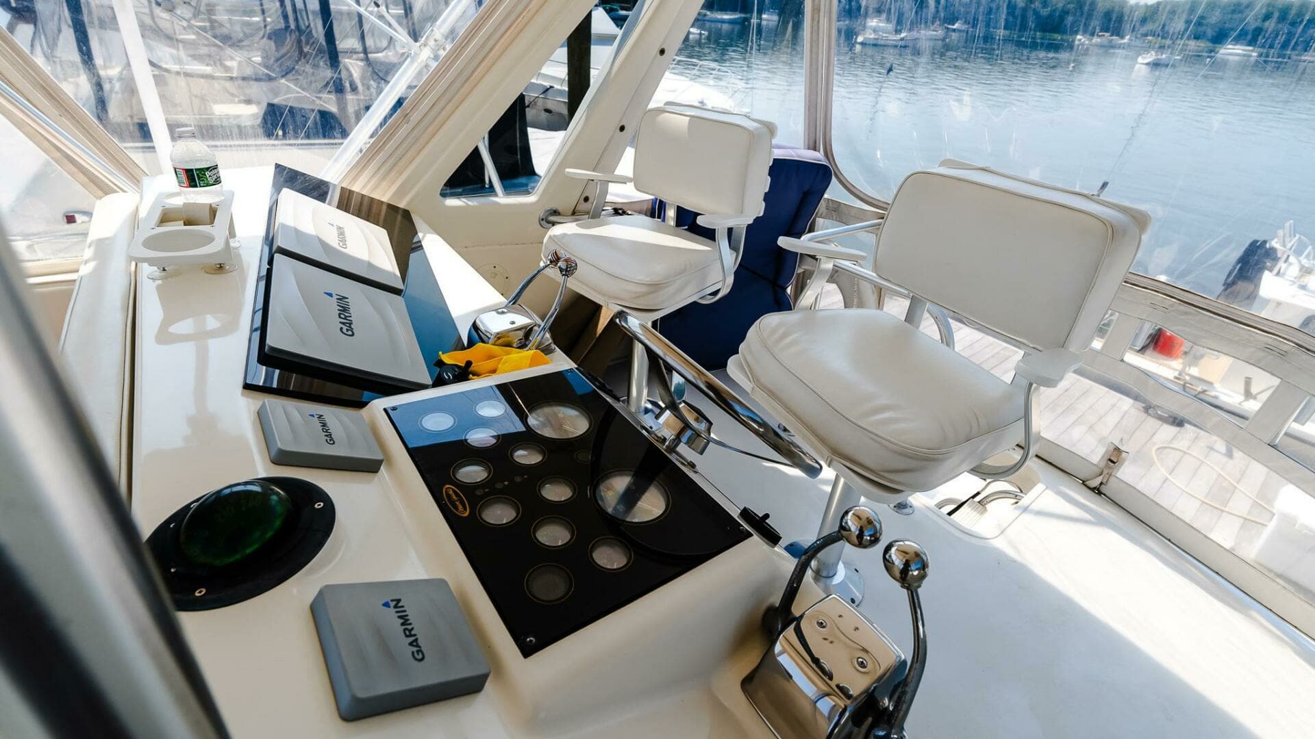 1998 Ocean Yachts 40 Convertible - Image 9
