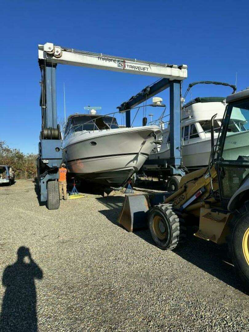 2001 Cruisers 3672 Express - Image 33