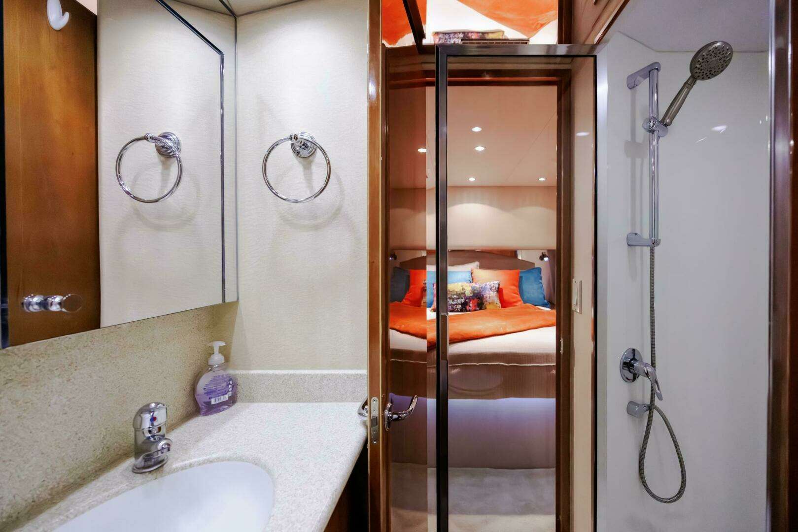 2005 Hatteras 50 Convertible - Image 37