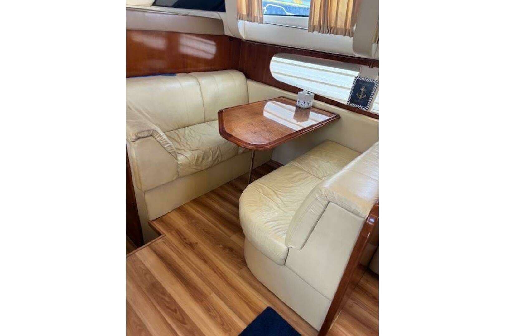 2004 Carver 466 Motor Yacht - Image 55