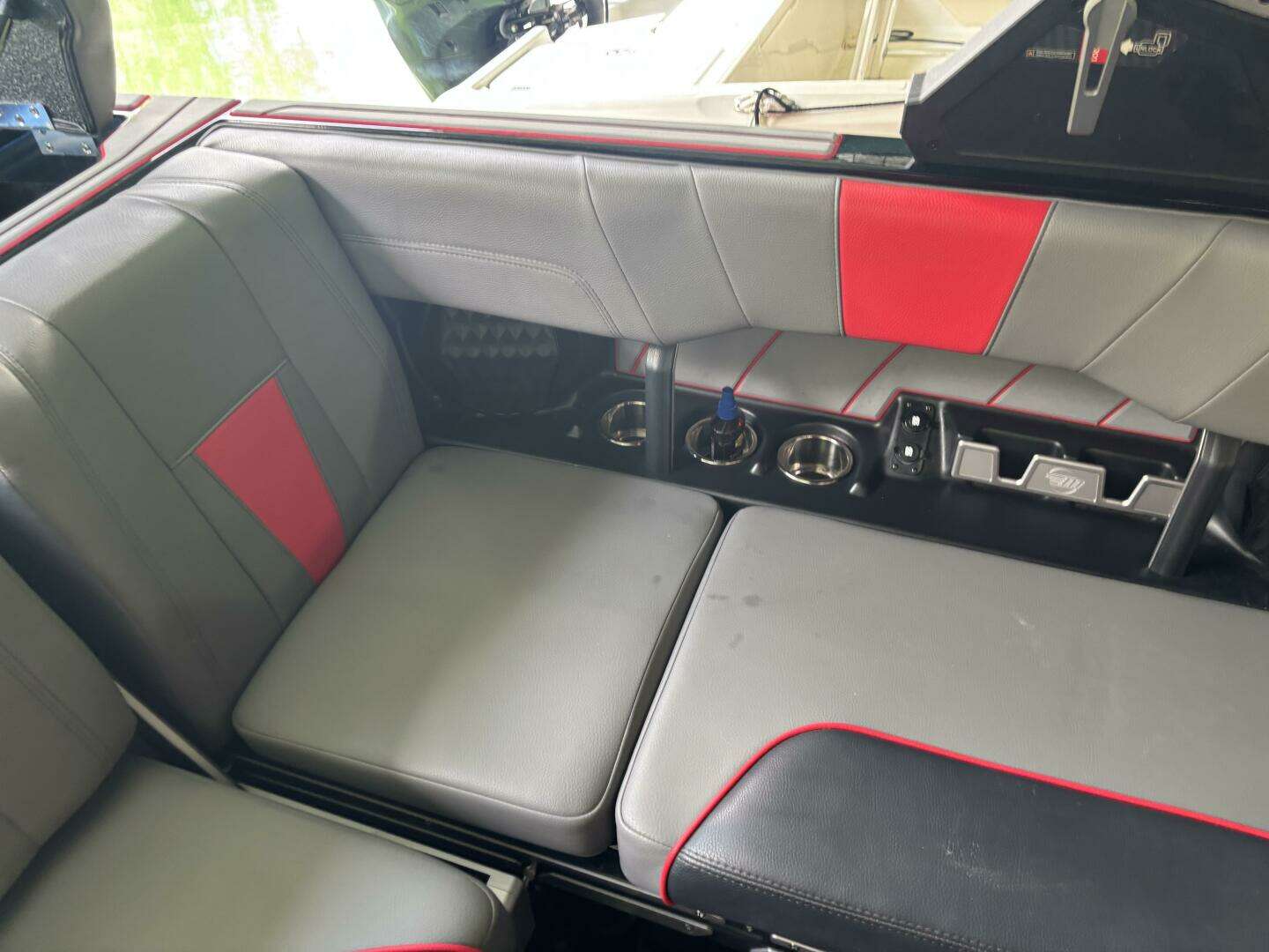 2022 Malibu 23 LSV - Image 50