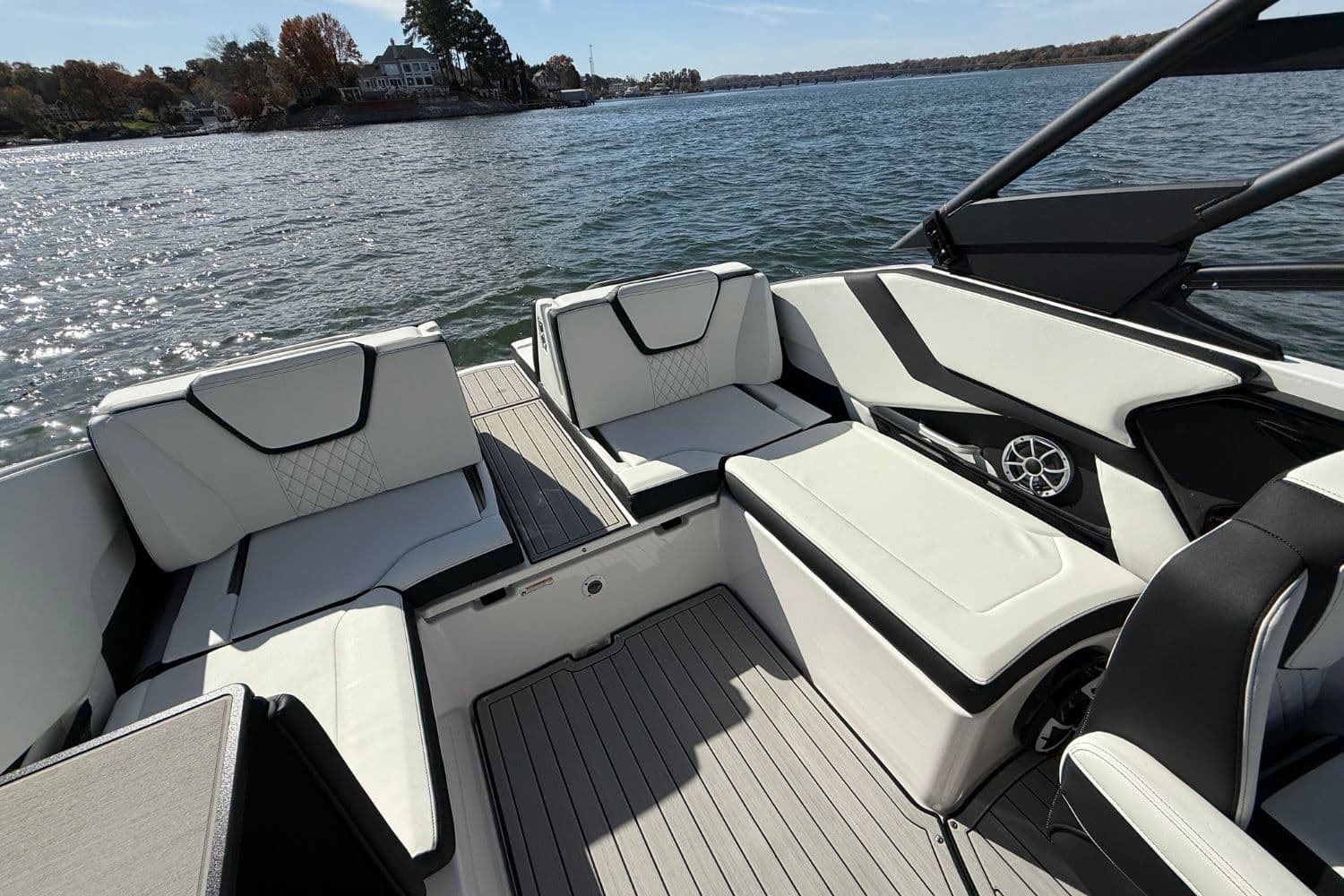 2026 Yamaha Boats 252SE - 13