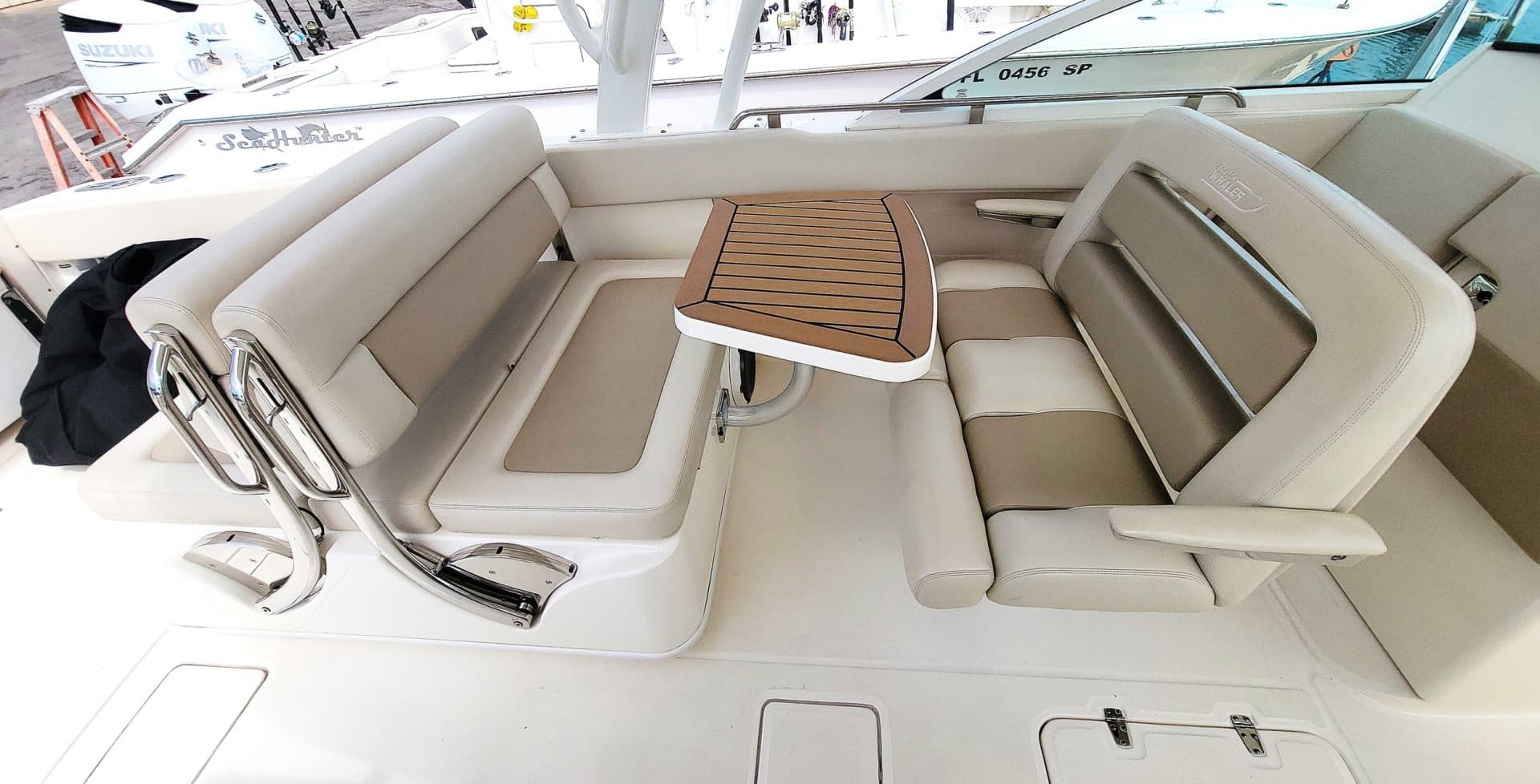 2022 Boston Whaler 320 Vantage - Image 33