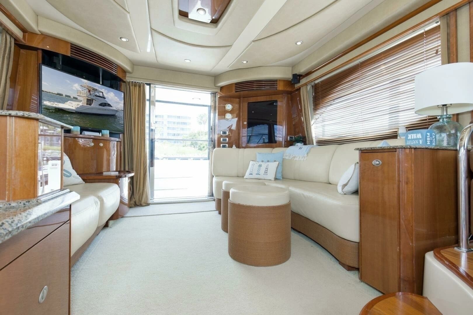2007 Sea Ray 52 Sedan Bridge - Image 9