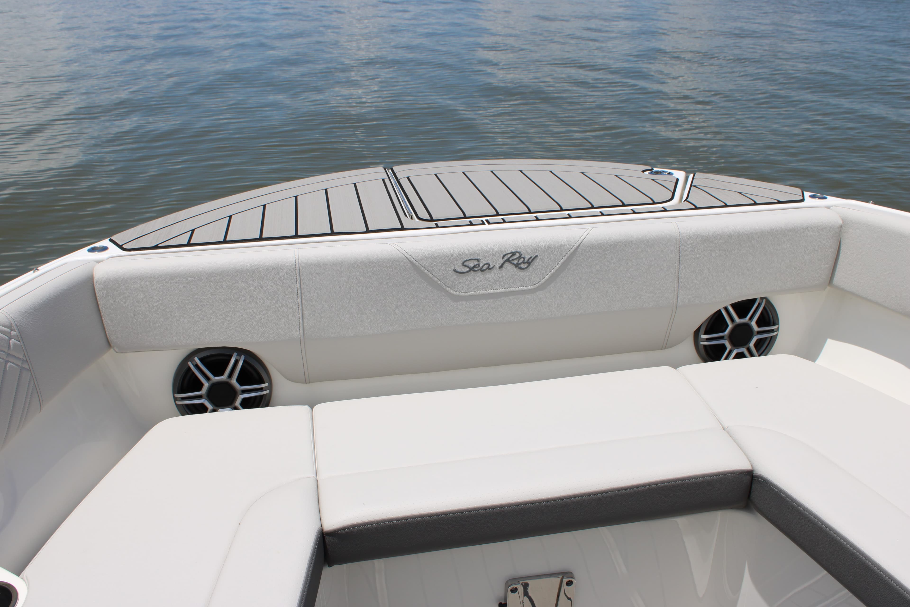 2026 Sea Ray SDX 270 Outboard - 49
