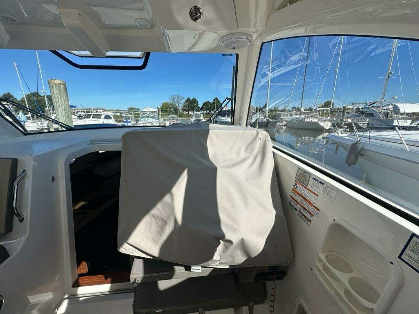 2020 Pursuit 355 OS - Image 14