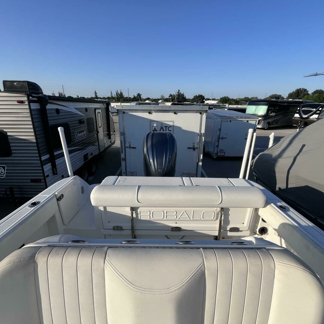 2013 Robalo R240 Center Console - Image 5
