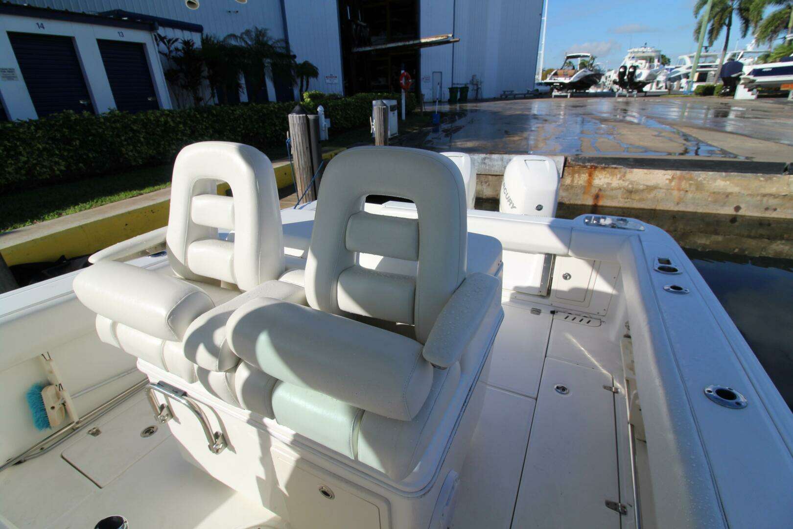 2015 Boston Whaler 320 Outrage - Image 6