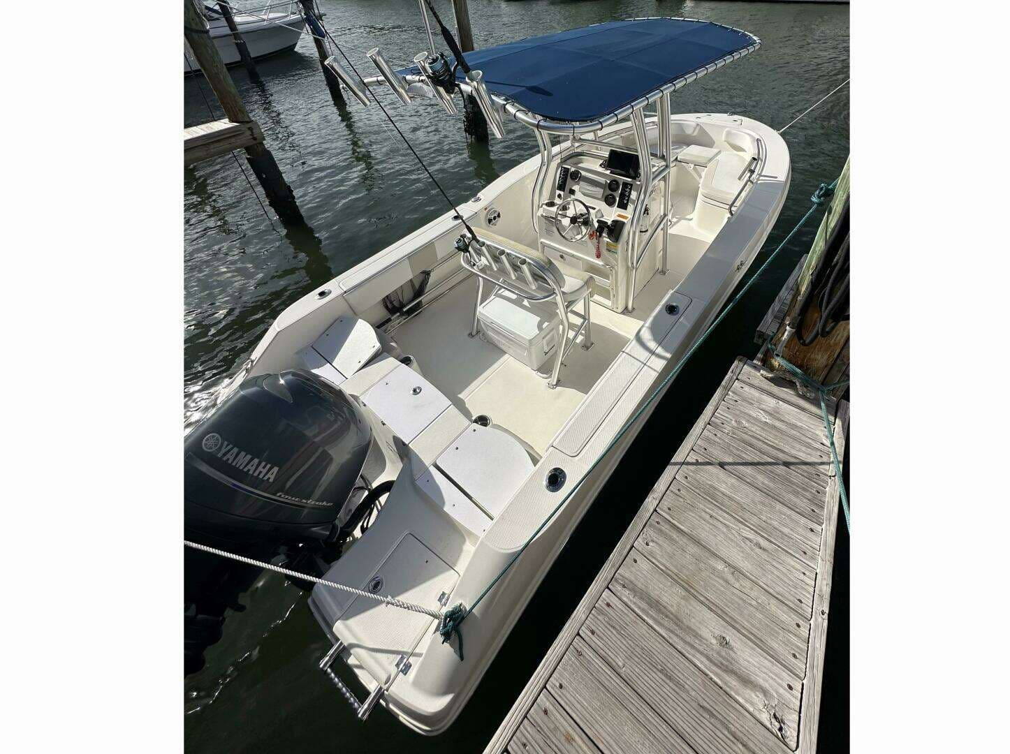 2015 Robalo R200 - Image 2