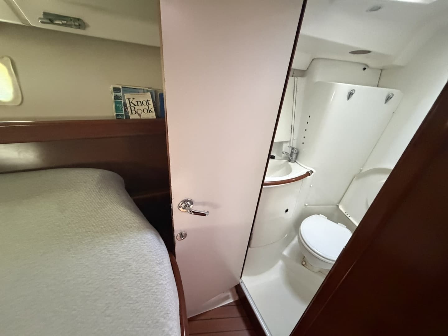 2006 Beneteau 423 - Image 110