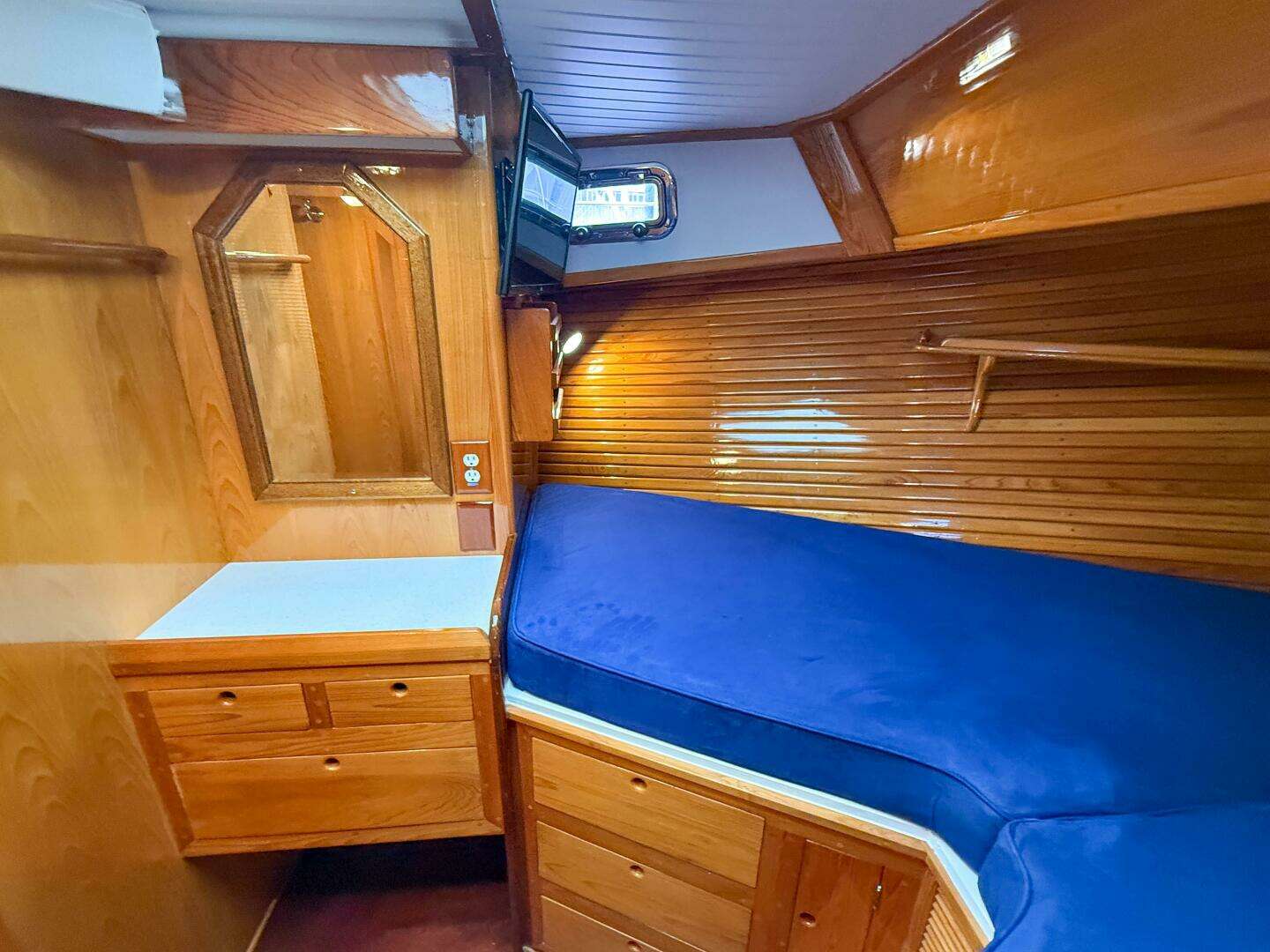1984 Wilbur 38 - Image 36