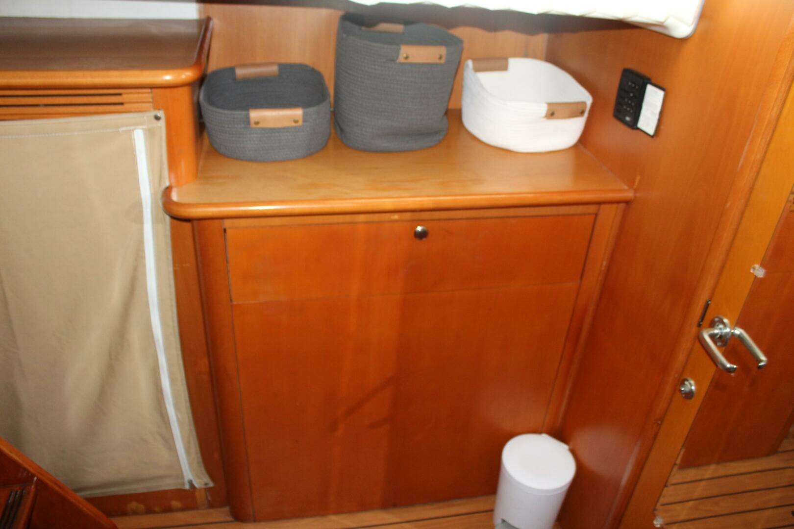 2004 Lagoon 43 Power Cat - Image 30