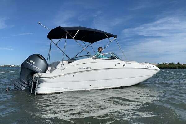 2017 Hurricane Sun Deck 2200 - Image 1