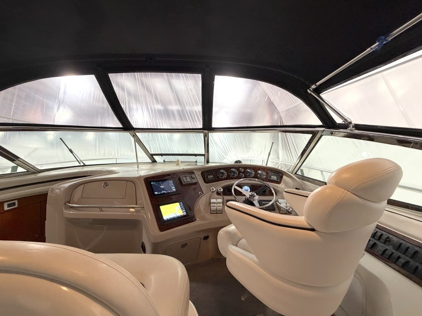 2001 Sea Ray 510 Sundancer 800 CAT - Image 4