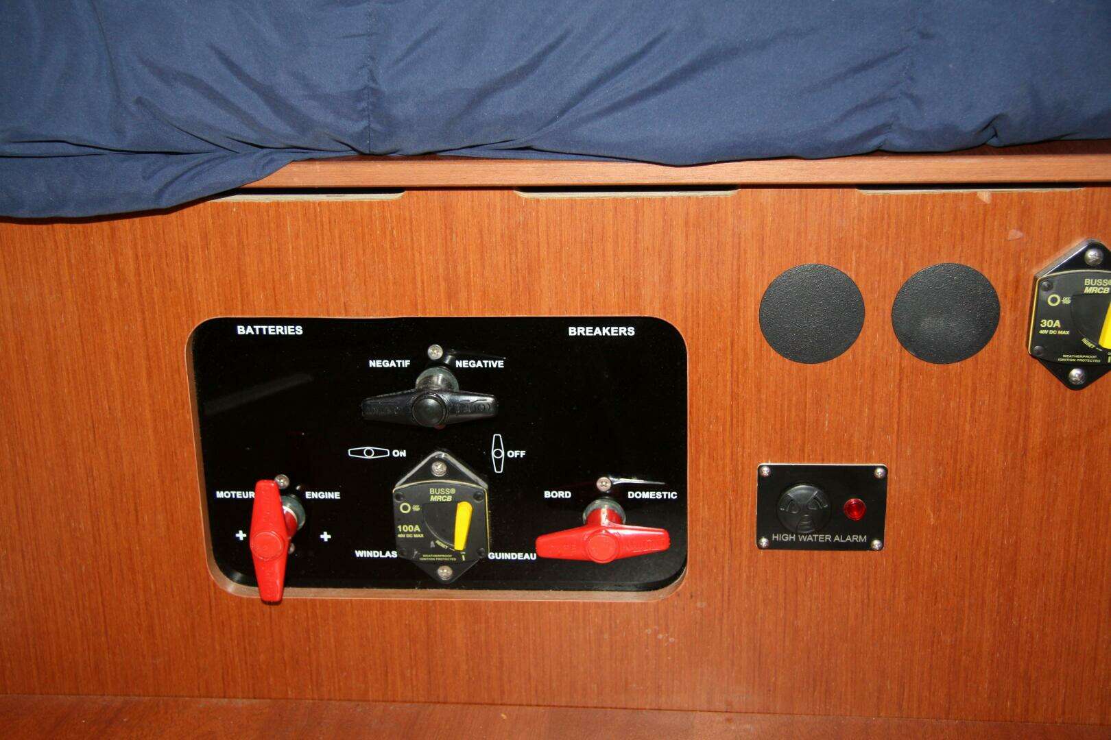 2013 Beneteau Oceanis 41 - Image 48