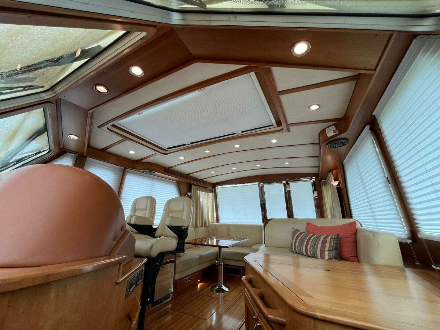 2013 Sabre 48 Salon Express - Image 20